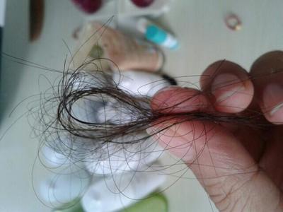 梳洗之?dāng)_，發(fā)絲何故漸疏？——探析洗浴用品與女性脫發(fā)加劇的關(guān)聯(lián)